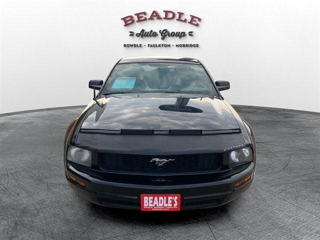 2005 Ford Mustang Deluxe