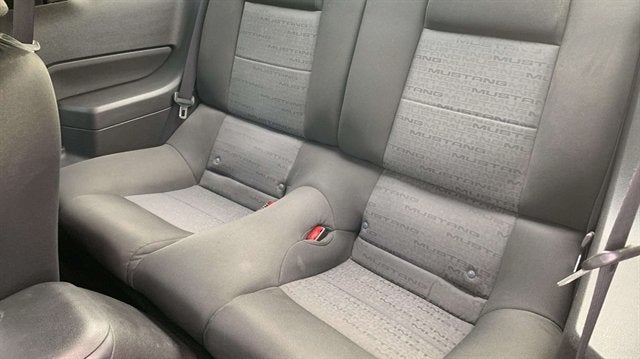 2005 Ford Mustang Deluxe