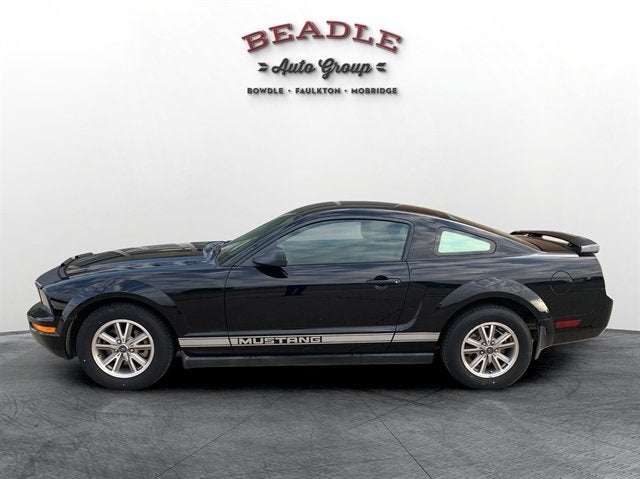 2005 Ford Mustang Deluxe