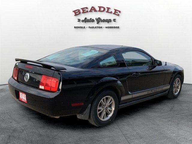 2005 Ford Mustang Deluxe