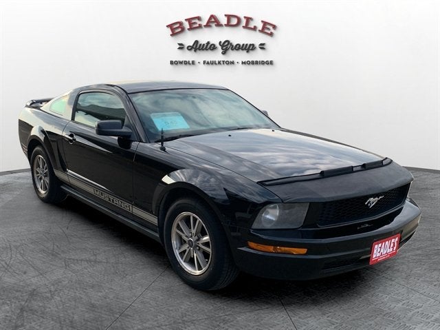 2005 Ford Mustang Deluxe