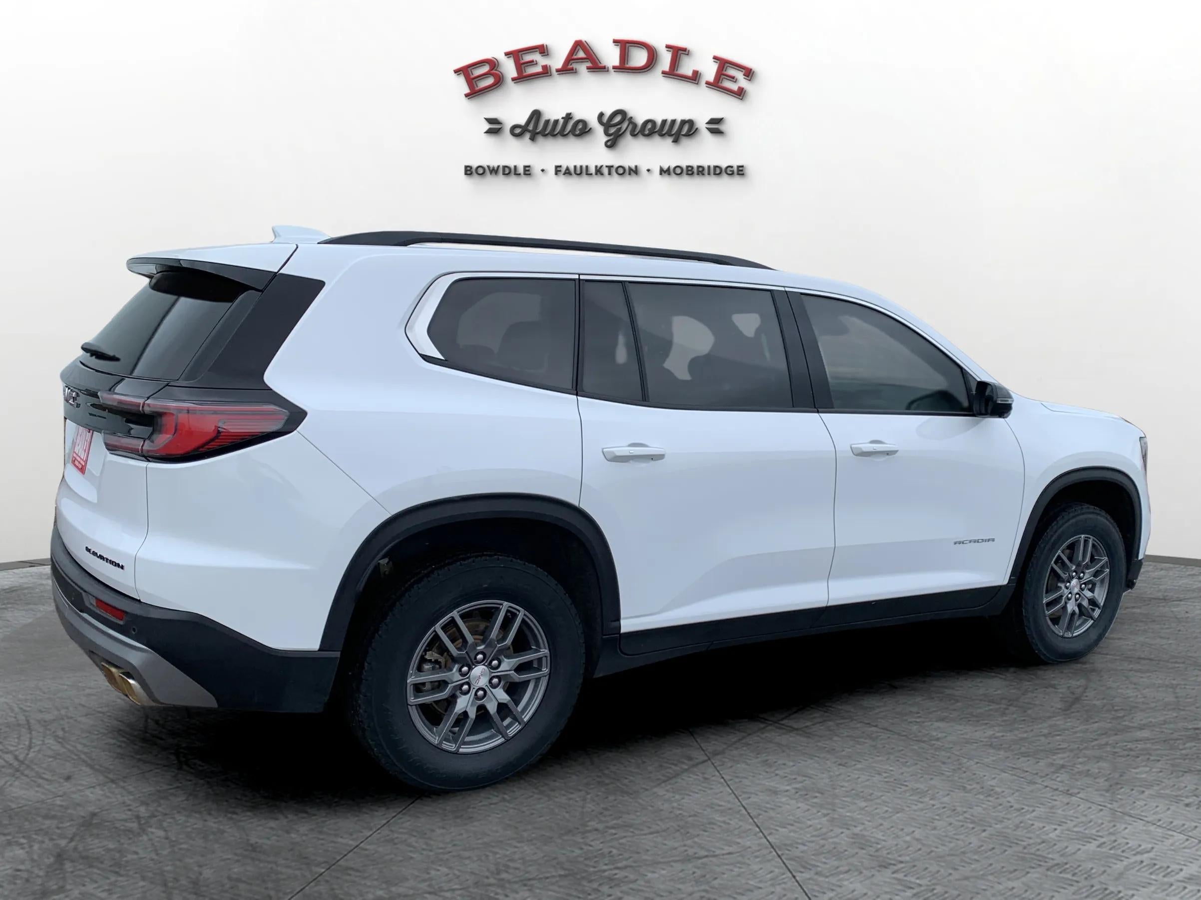 2025 GMC Acadia Elevation
