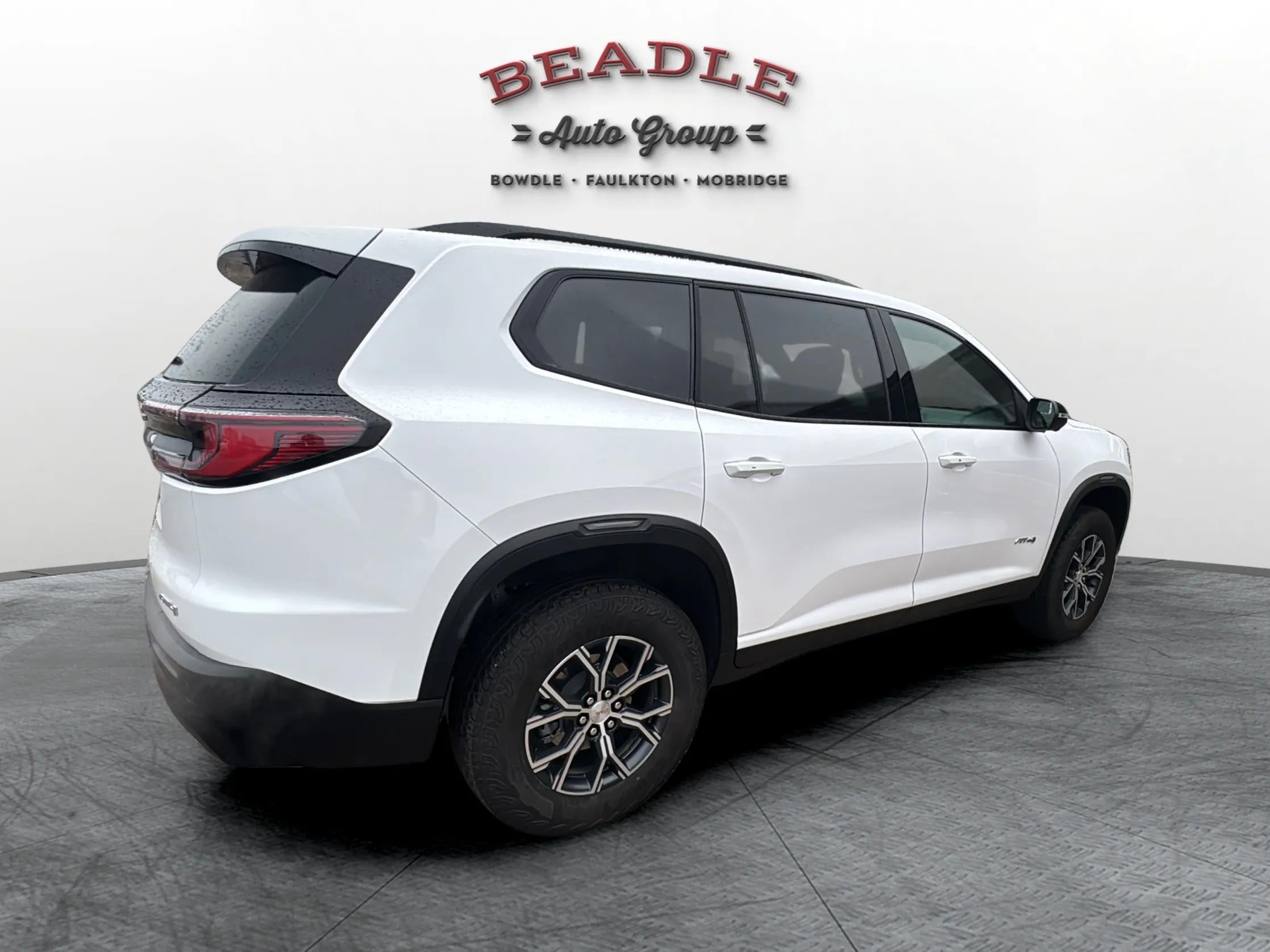 2024 GMC Acadia AT4