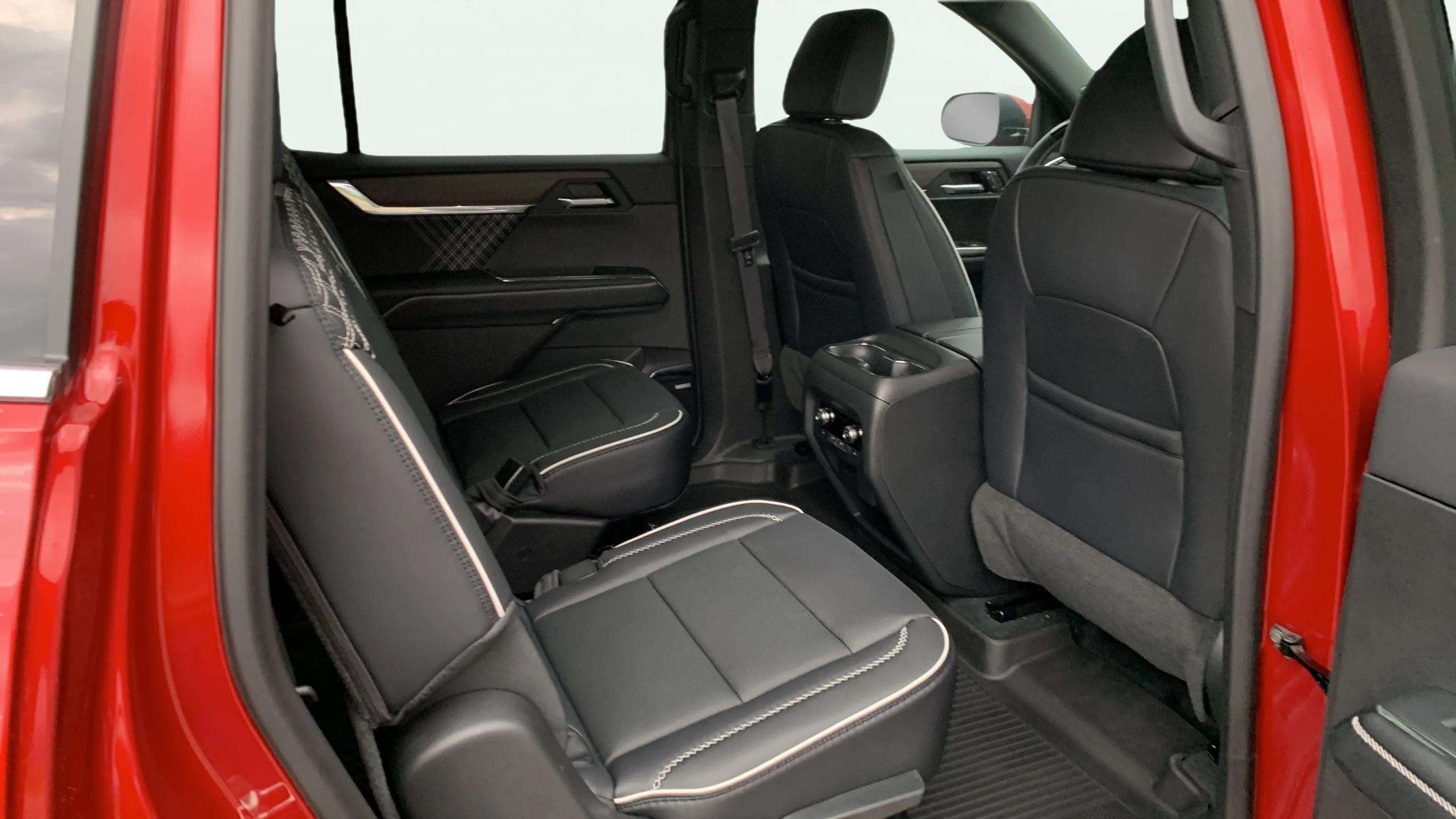 2026 GMC Acadia Denali - Photo 16