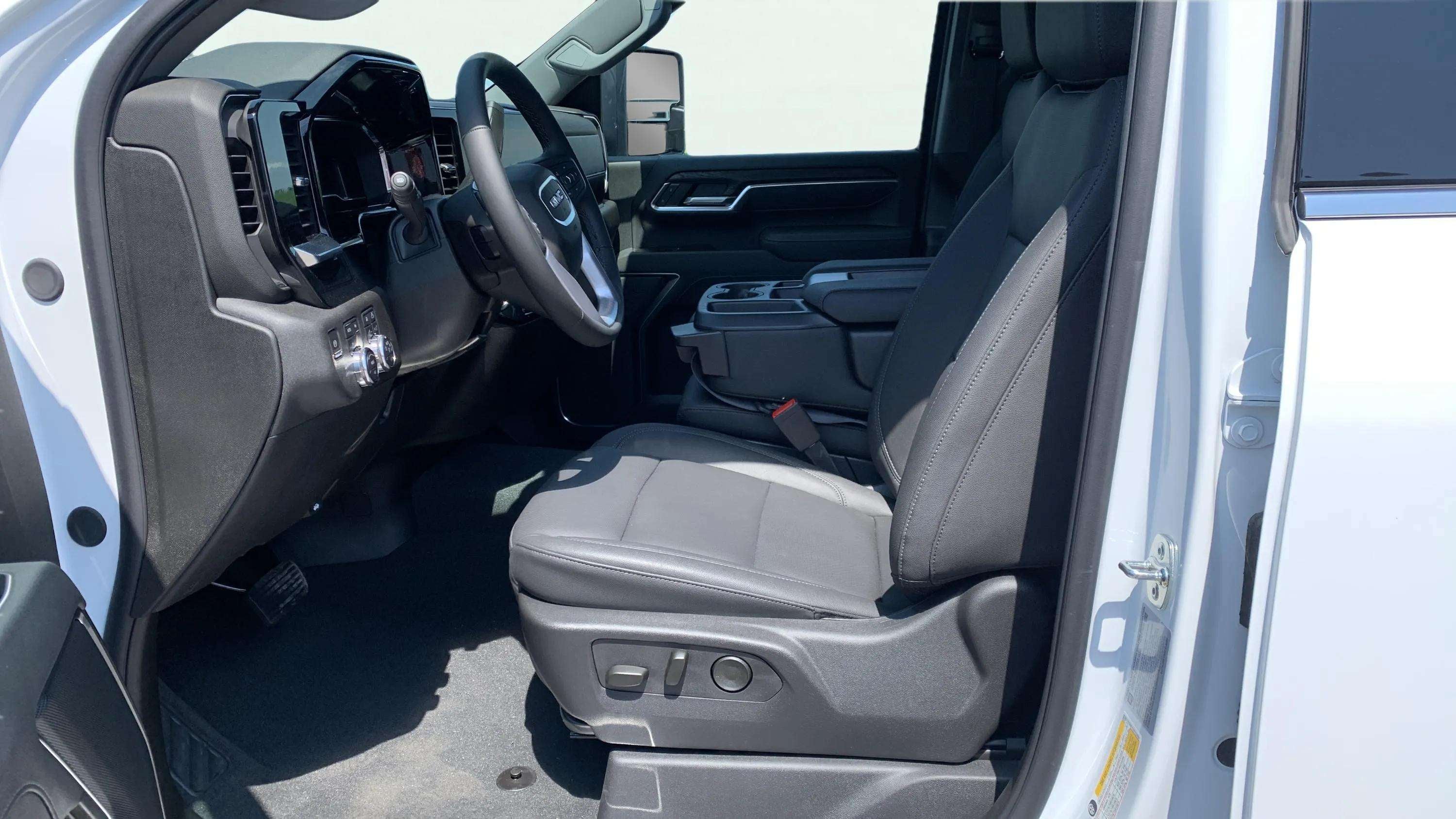 2025 GMC Sierra 2500 HD SLT