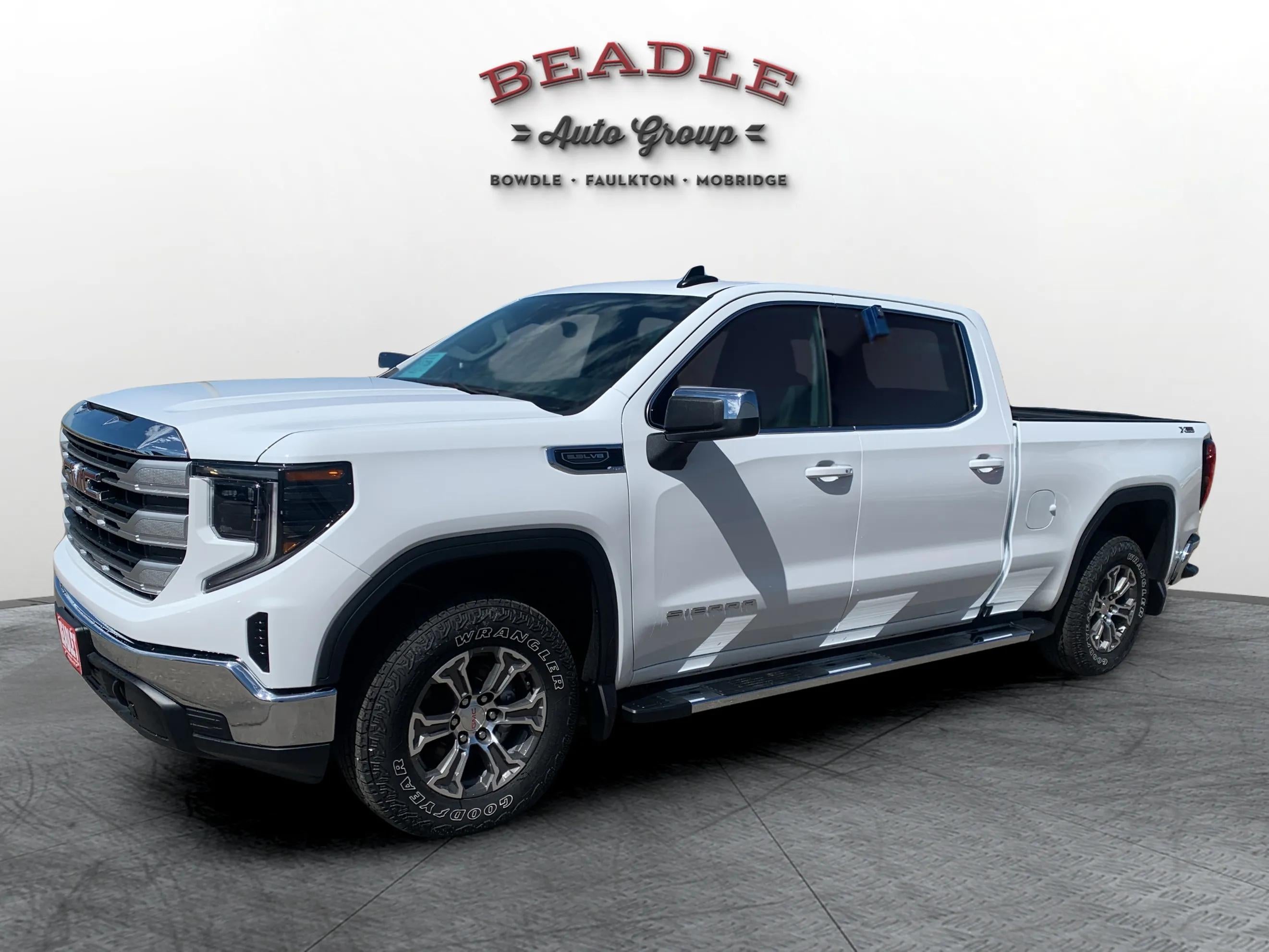 2026 GMC Sierra 4WD Crew Cab Short Box SLE's photo