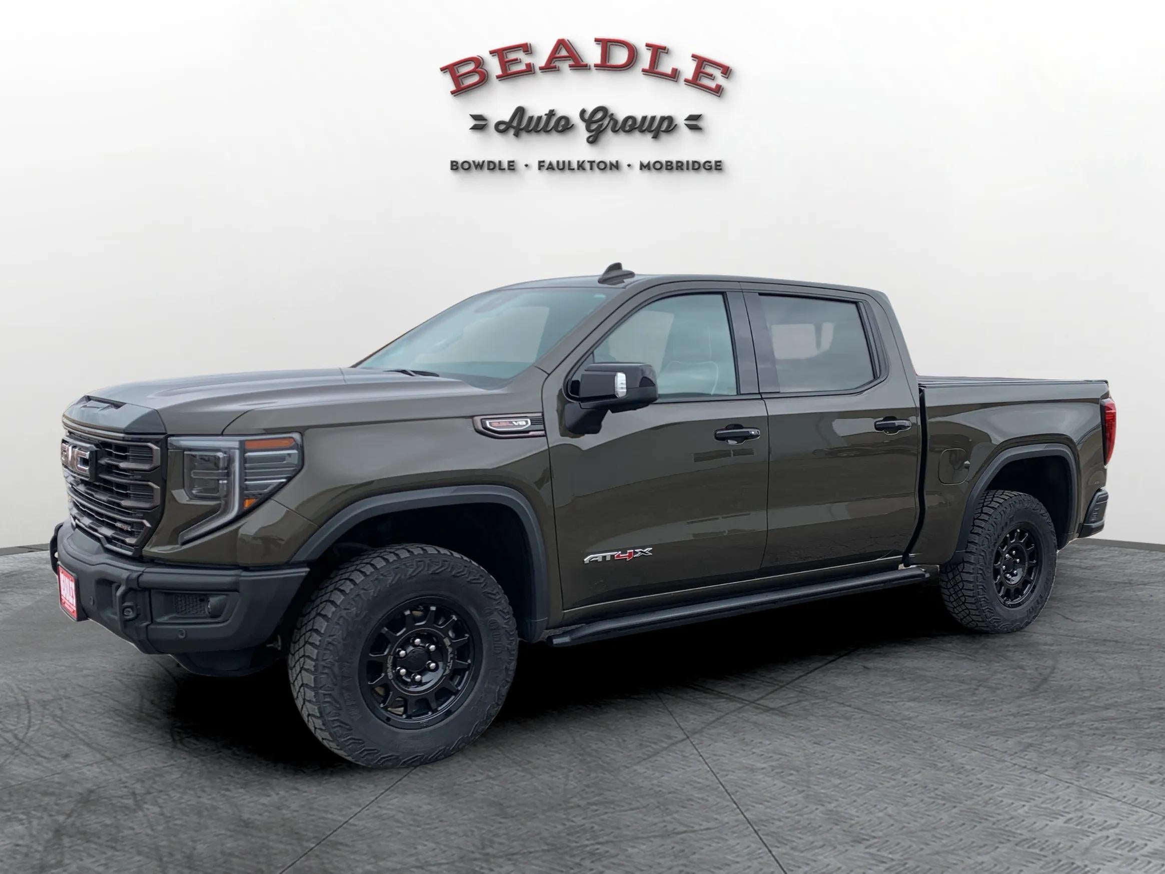 2023 GMC Sierra 4WD Crew Cab Short Box AT4X's photo