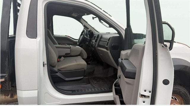 2017 Ford F-450 Chassis XLT