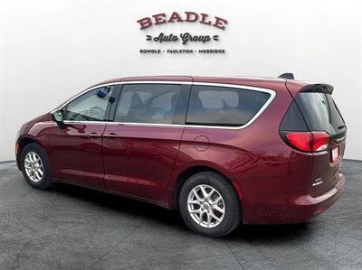 2022 Chrysler Voyager LX