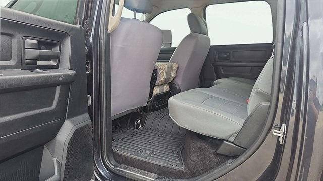 2017 RAM 3500 Tradesman Crew Cab 4x4 8' Box